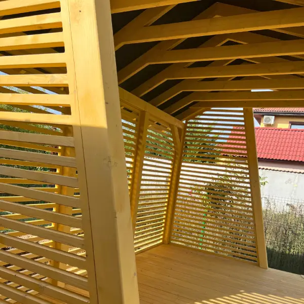 interior foisor garden view din lemn masiv